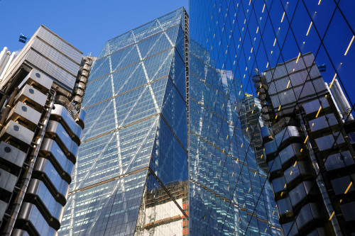 Investors look beyond US hedge funds for the first time since 2023, Barclays says