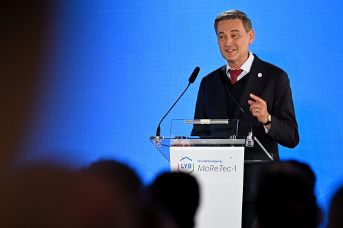 LyondellBasell slashes quarterly dividend