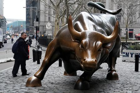 Rate cut hopes buoy U.S. stocks ahead of uncertain 2024