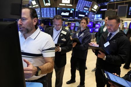 Scorching US economy throws off market’s Fed cut narrative