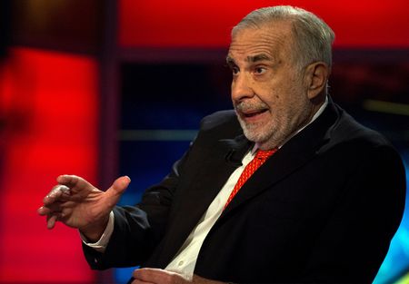Icahn Enterprises warns of drop in asset value, names insider Teno CEO