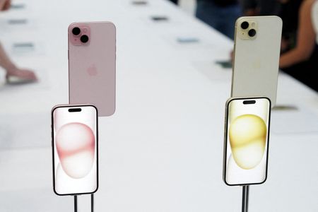 Apple held talks with China’s Baidu over AI for its devices, WSJ reports