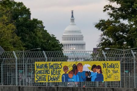 US Congress averts government shutdown, passing stopgap bill
